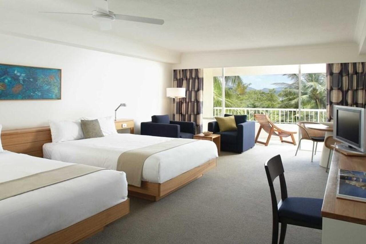 Reef View Hotel Hamilton Island Bagian luar foto