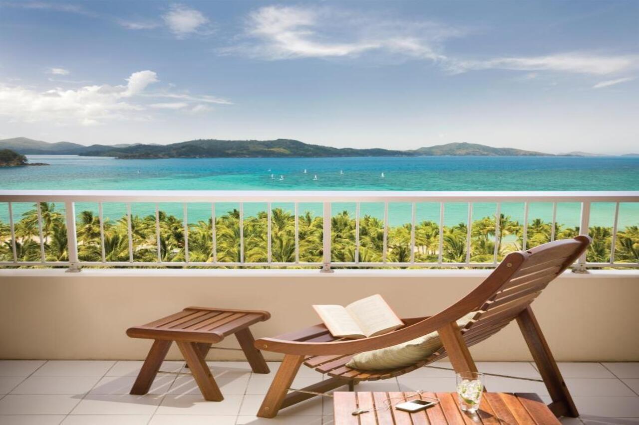 Reef View Hotel Hamilton Island Bagian luar foto