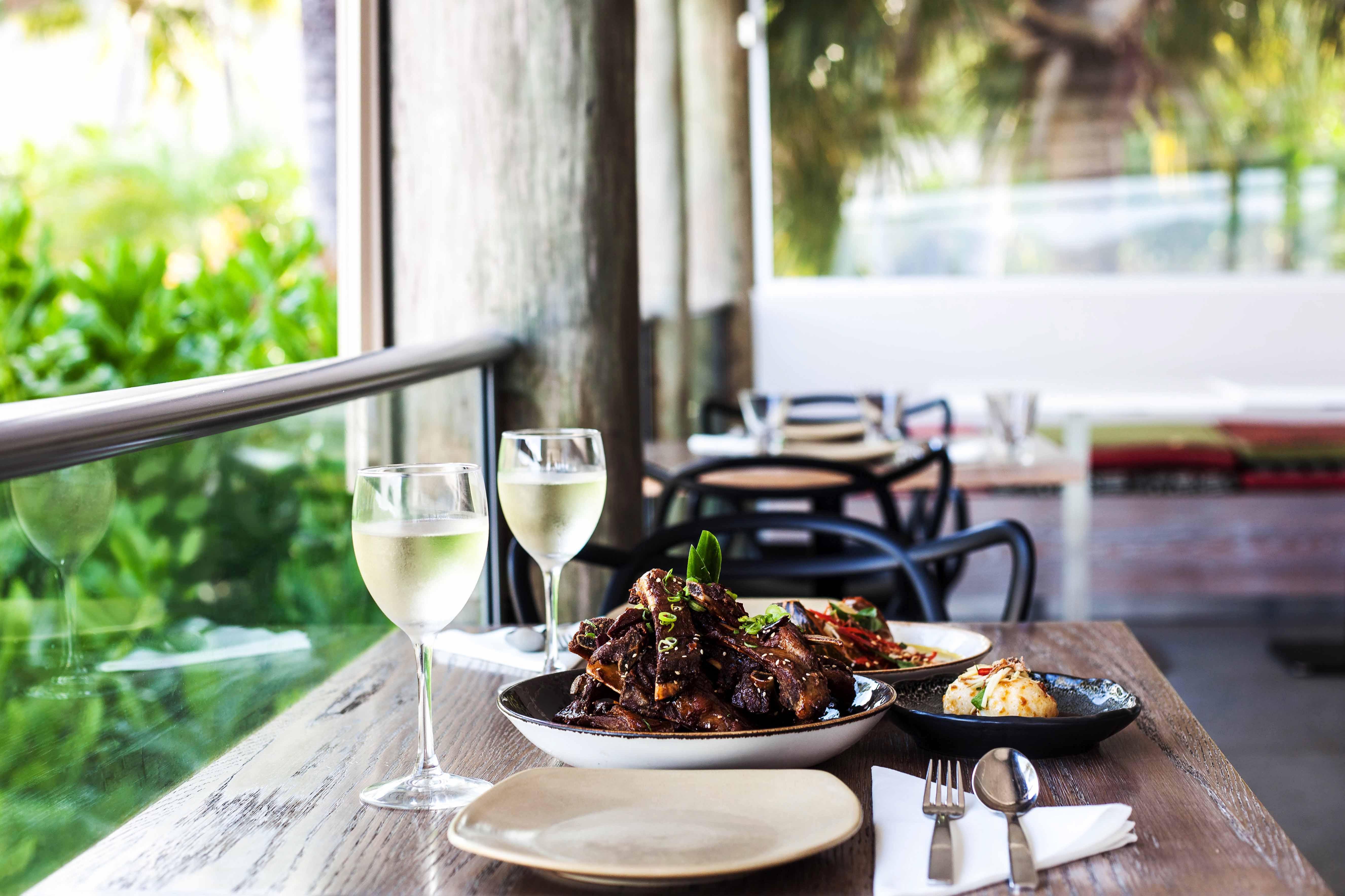 Reef View Hotel Hamilton Island Bagian luar foto