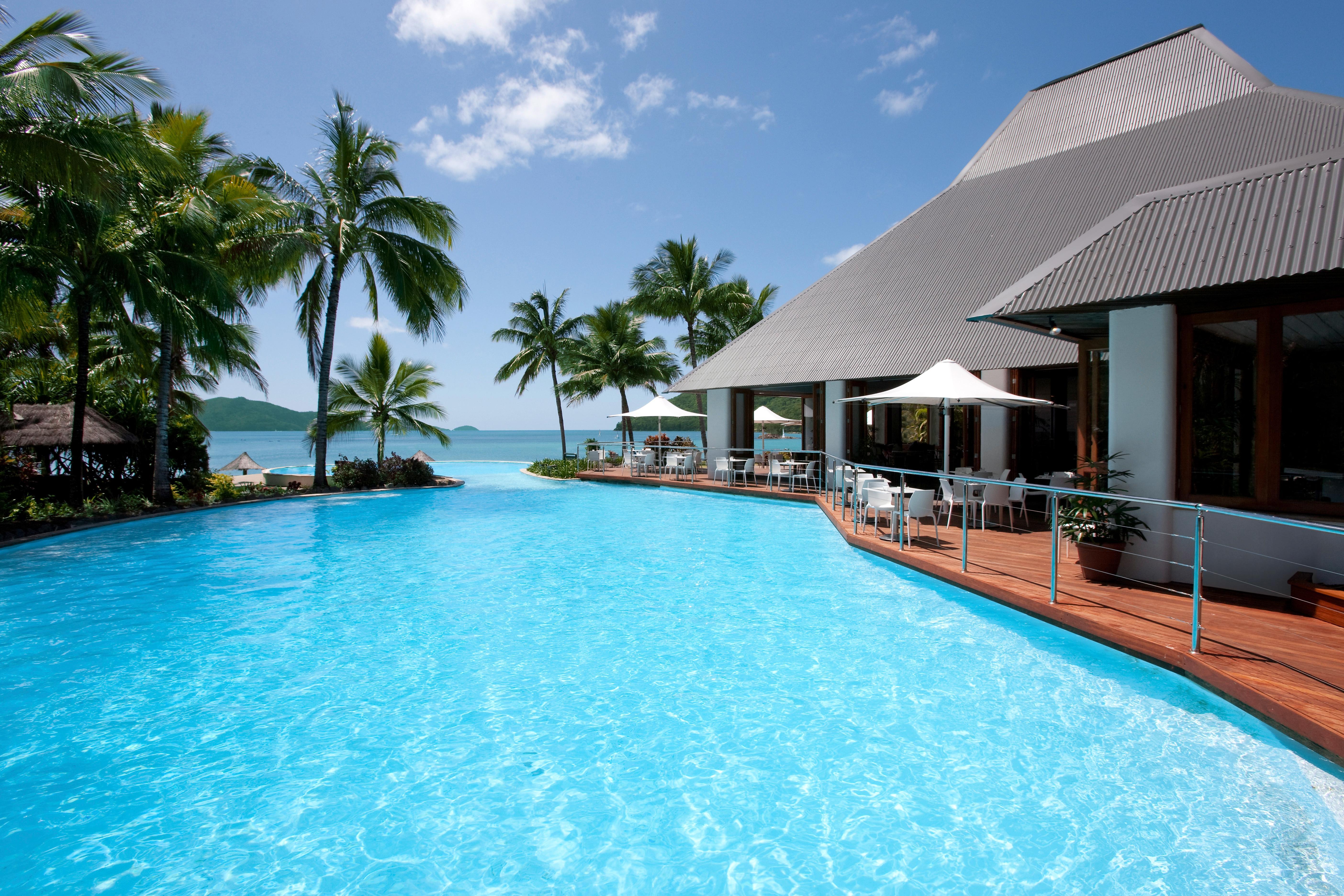 Reef View Hotel Hamilton Island Bagian luar foto