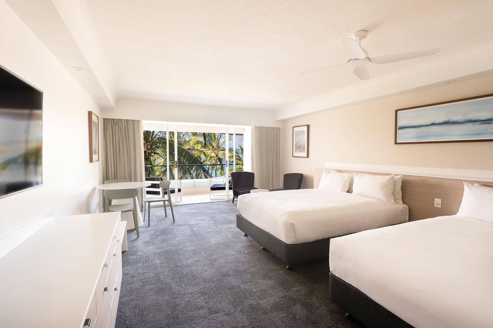 Reef View Hotel Hamilton Island Bagian luar foto