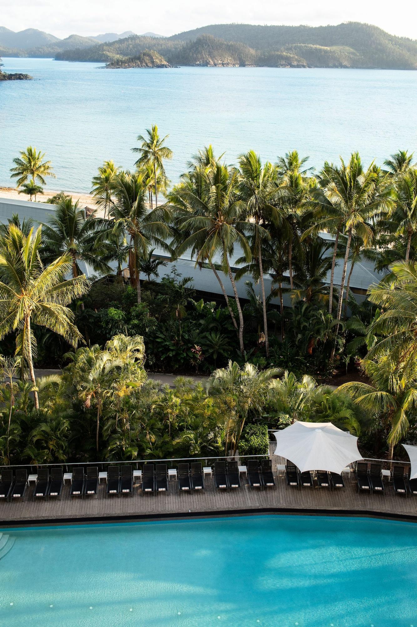 Reef View Hotel Hamilton Island Bagian luar foto